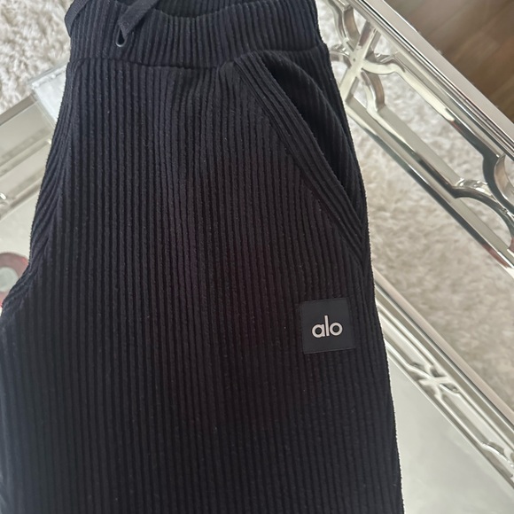 ALO Muse Yoga Women's Black Ribbed Joggers - Picture 4 of 7